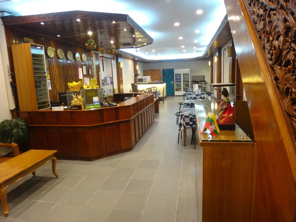 Chit Sayar Hotel Rangum Exterior foto