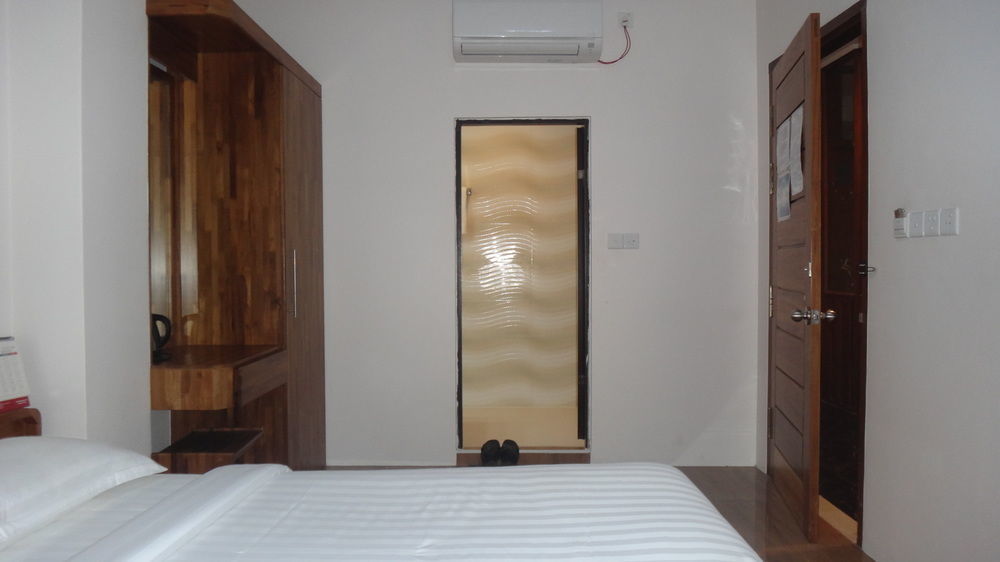Chit Sayar Hotel Rangum Exterior foto