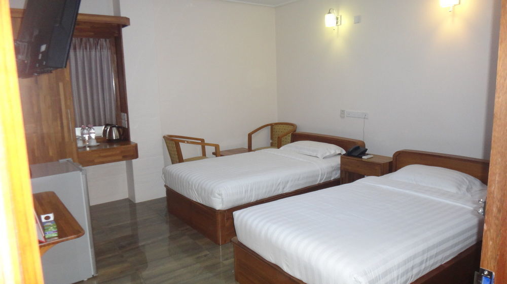 Chit Sayar Hotel Rangum Exterior foto
