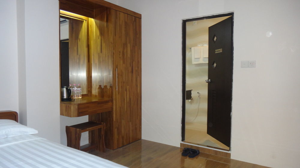 Chit Sayar Hotel Rangum Exterior foto